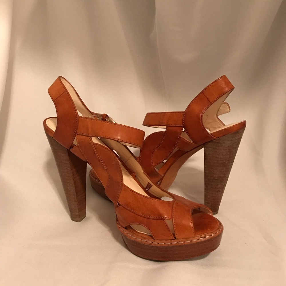 Coach British Tan Leather Heels - Size 8 - Picture 5 of 8